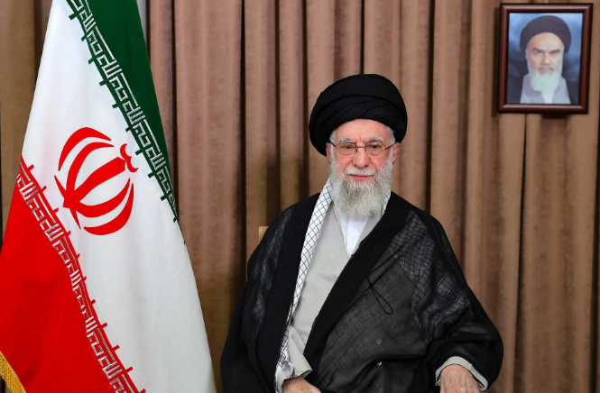 خامنئي يصدر توجيهات في حال تعرض لاغتيال ..  ويوصي بتسمية 4 بدلاء لكل موقع 