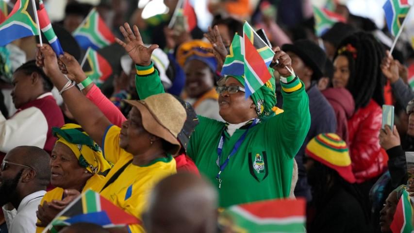 ناخبو جنوب أفريقيا يصوتون لانتخاب برلمان جديد