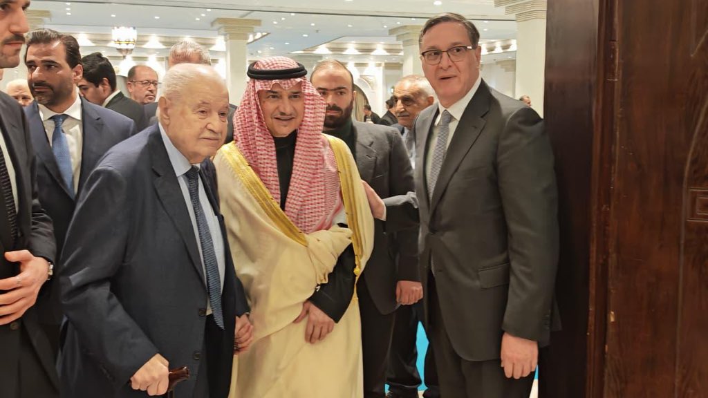 الامير منصور يعزي عشيرة العبيدات