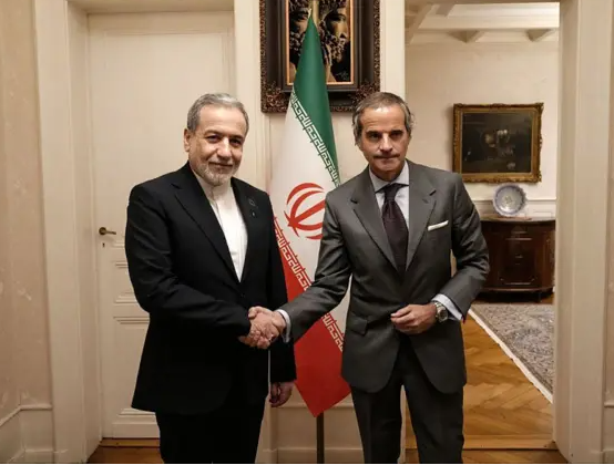 مسؤول إيراني: قدمنا إلى جنيف بمقترحات جادة وبناءة 