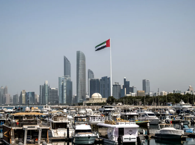 قتيلان بسقوط طائرة عمودية في الإمارات 