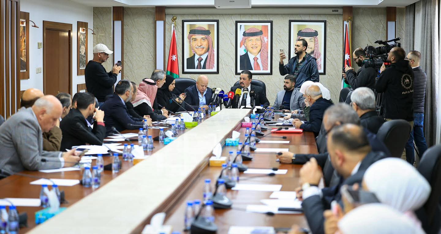 العمل النيابية تبحث تعديلات الضمان مع نقابة المحامين