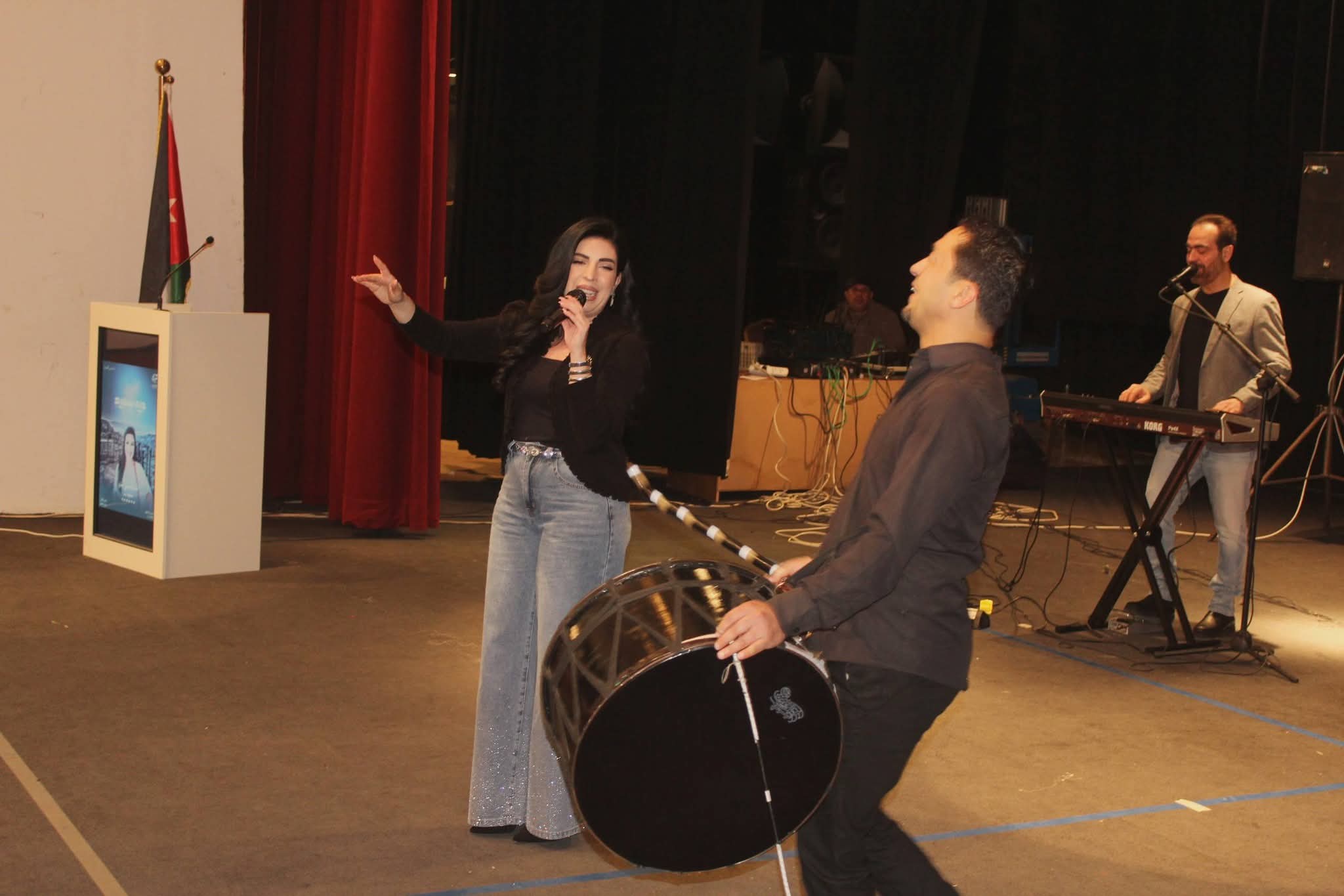 حفل غنائي على مسرح مركز إربد الثقافي ضمن فعاليات العيد