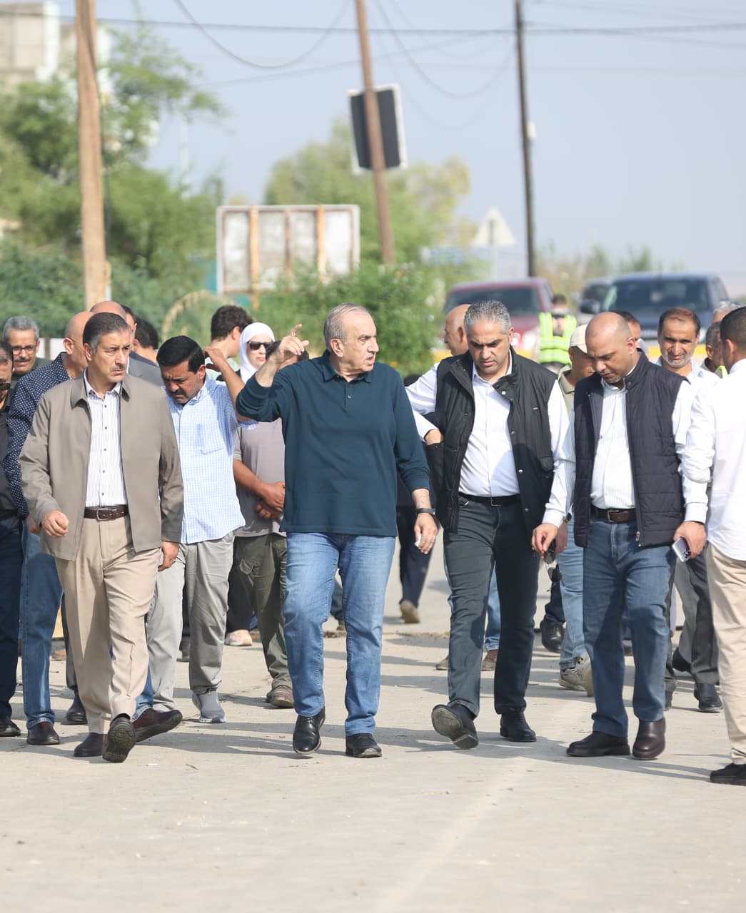 أبو السمن يتفقد مواقع تضررت بفعل السيول