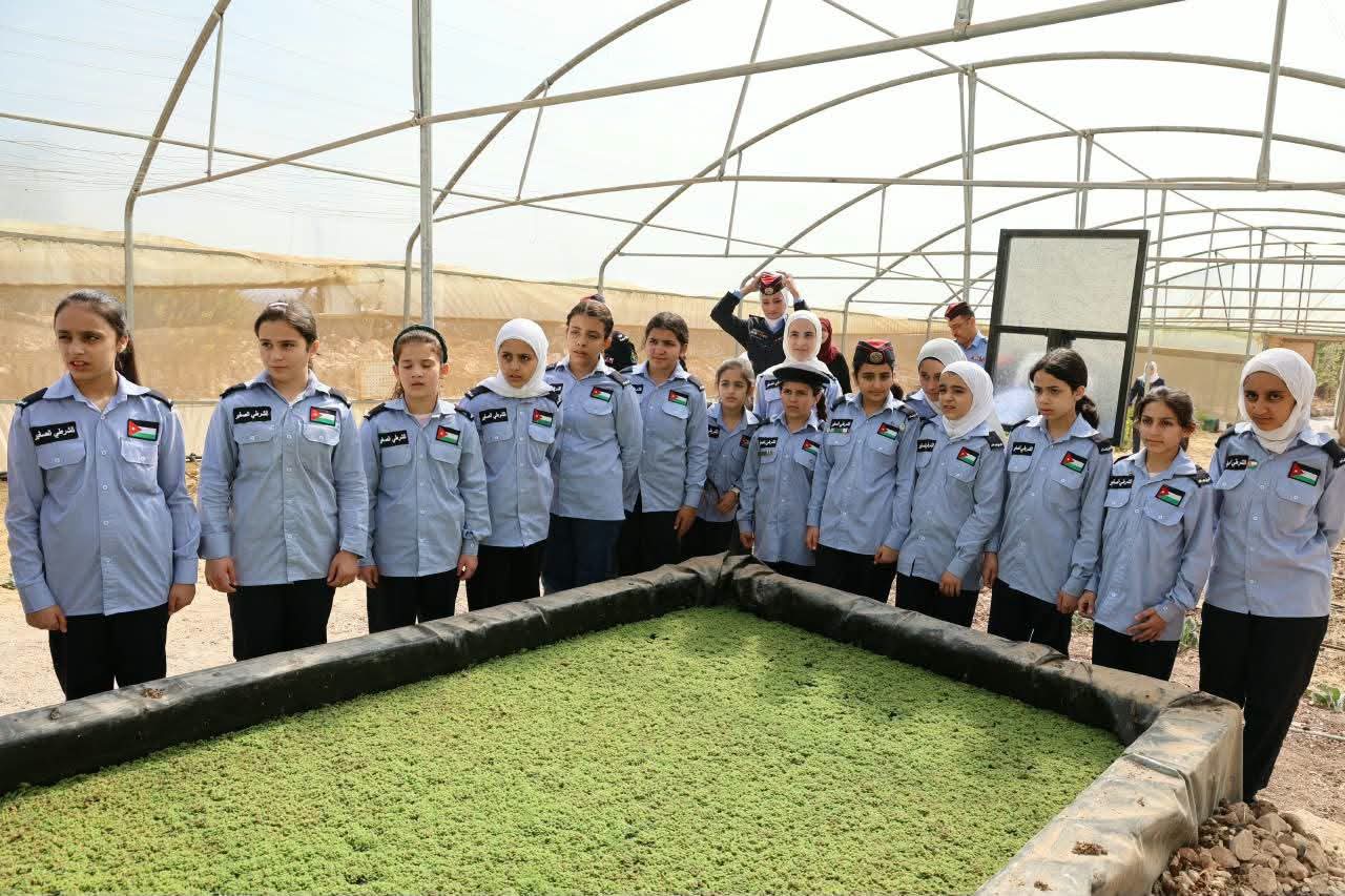 أصدقاء الشرطة في عجلون يزورون جامعة عجلون الوطنية ضمن برنامج توعوي