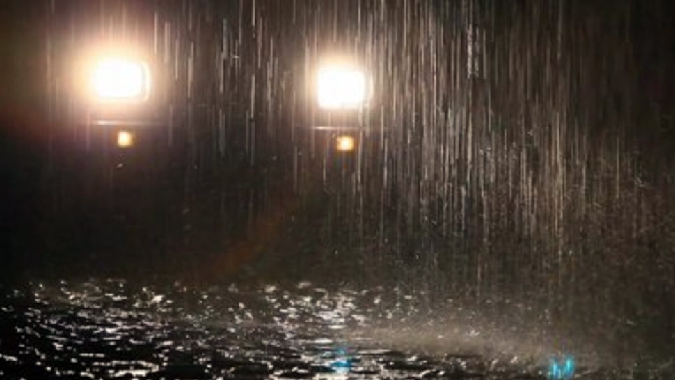 الأمطار تمتد من الشمال إلى الطفيلة والشوبك وتحذيرات من السيول