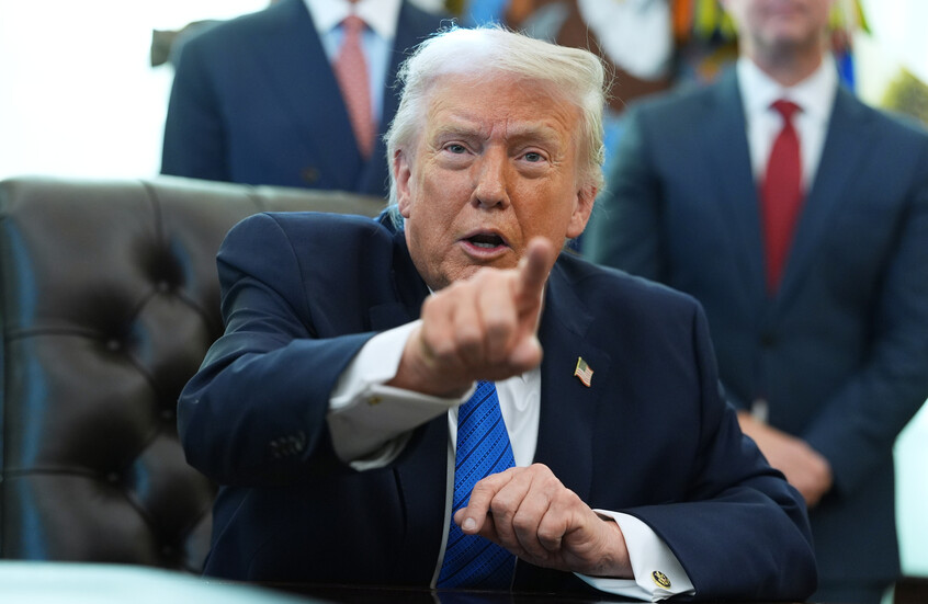 ترامب: نحن بموقف قوي جداً تجاه إيران وقيادتهم تضعف