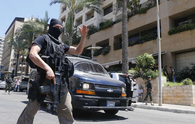 السلطات اللبنانية تعتقل سوريًّا موّل مقاتلين موالين لنظام الأسد 