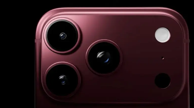 تسريبات جديدة تدعم طرح آيفون 18 باللون الأحمر الداكن