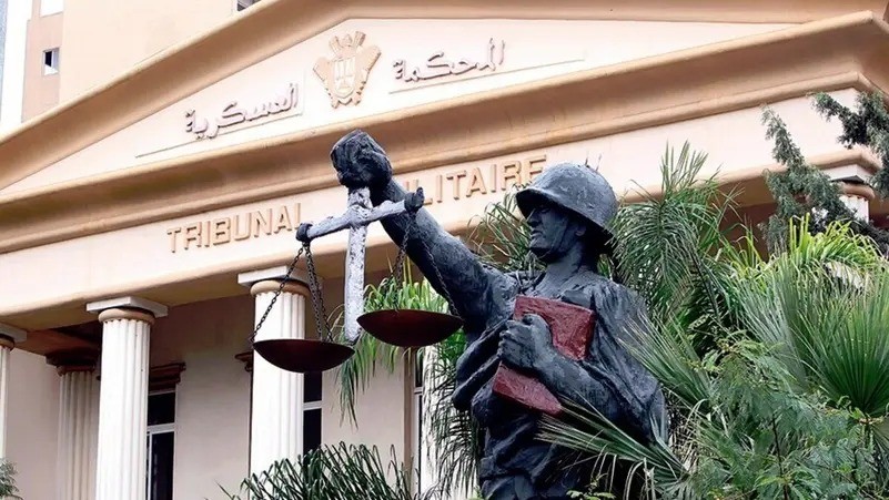 مفوض الحكومة اللبنانية يتهم 13 شخصا ينتمون لحزب الله في قضية المتفجرات