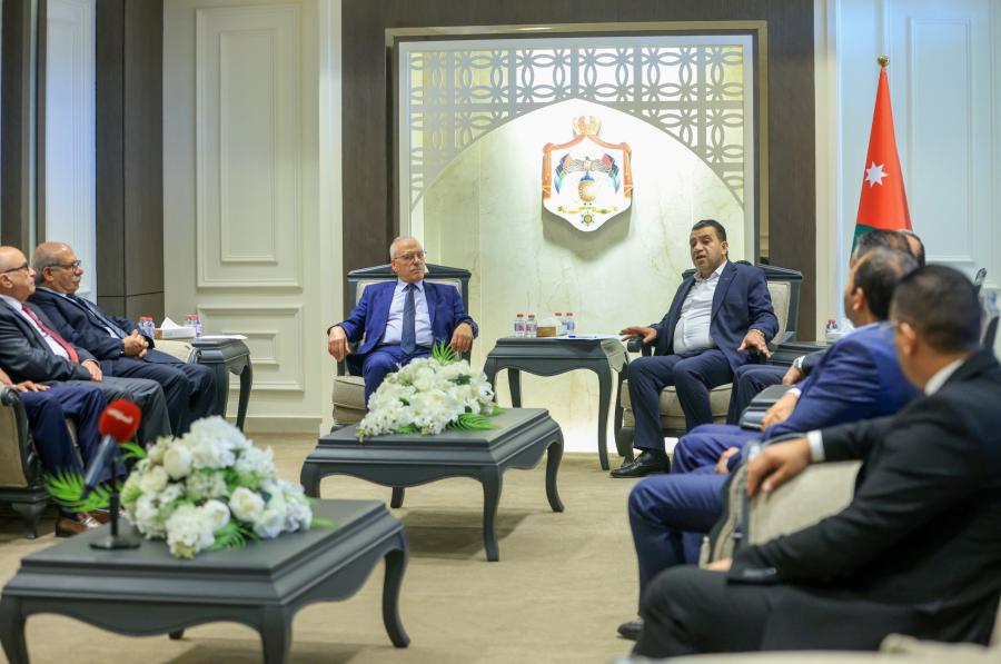 السعود يؤكد خلال لقائه وفداً فلسطينياً ثوابت الموقف الأردني بقيادة الملك 