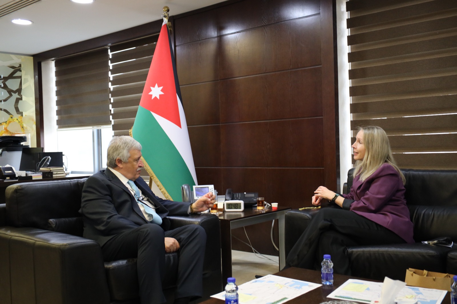 القطامين يبحث مع السفيرة الهولندية تعزيز التعاون في قطاع النقل 