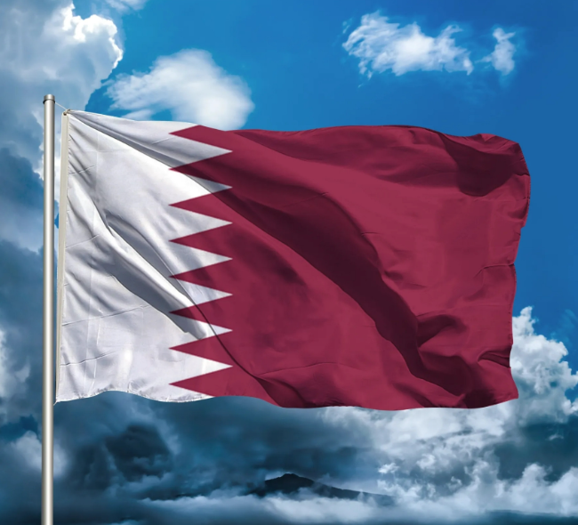 قطر: إصابة 3 أشخاص بينهم طفل جراء سقوط شظايا صاروخية