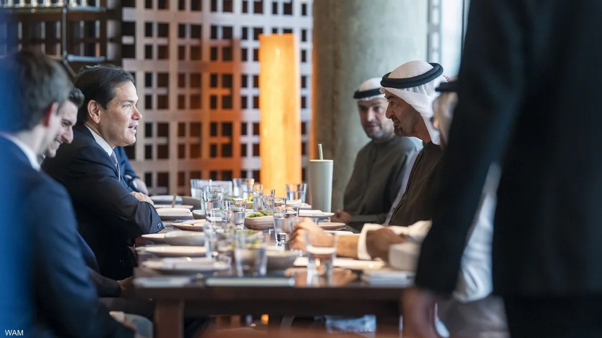 الشيخ محمد بن زايد يستقبل وزير الخارجية الأمريكي