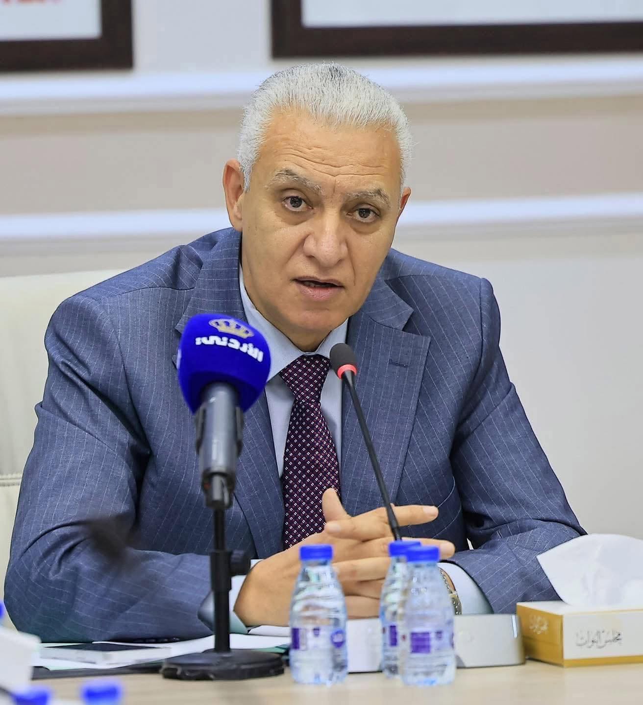 الإعلام النيابية تتبنى مطالب العاملين في الصحف برفع الرواتب والعلاوات