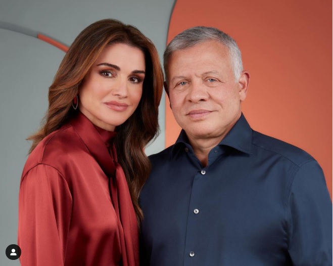 الملكة تهنئ الملك بعيد زواجهما: دائما الأحب على قلبي