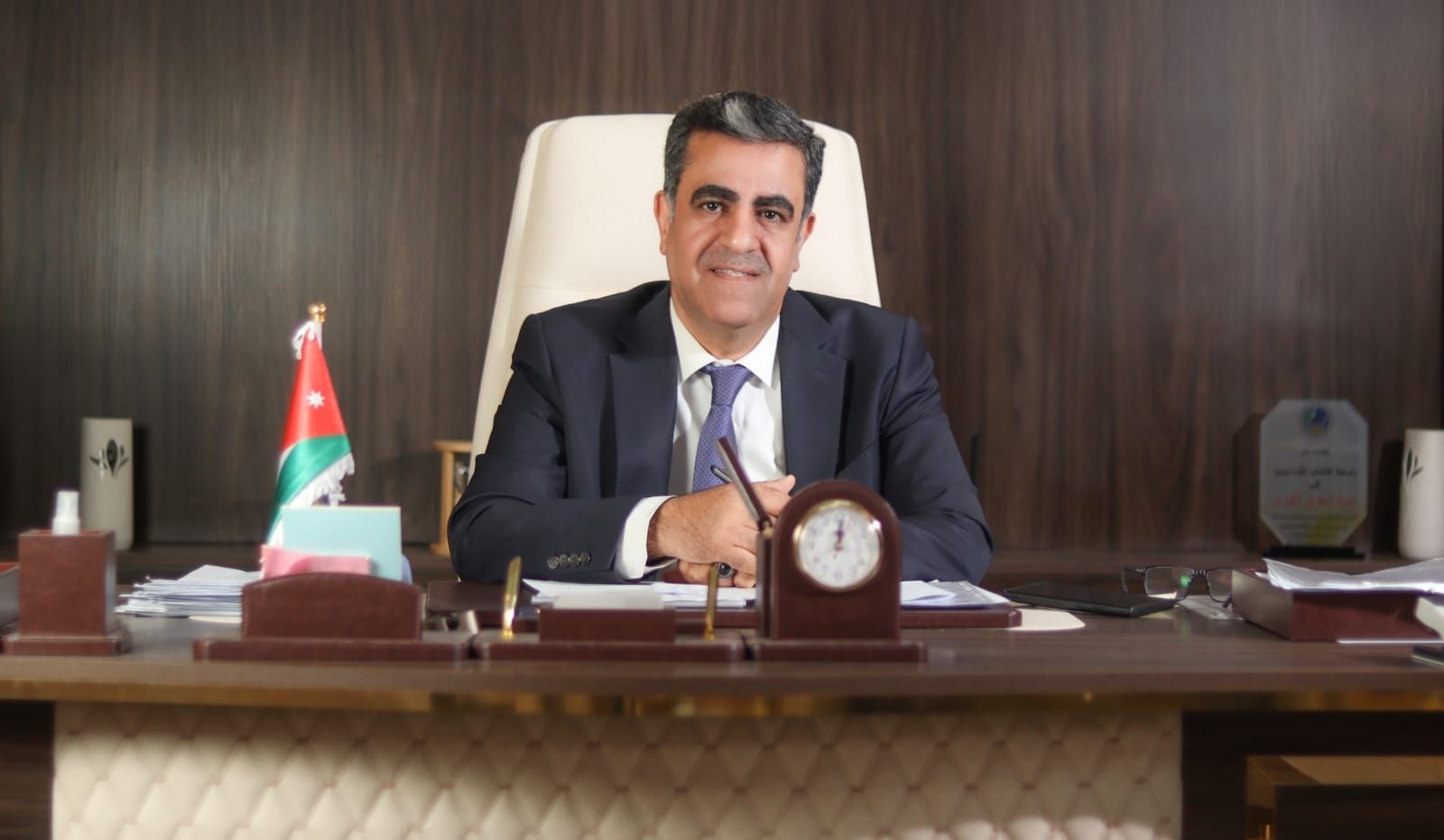 رئيس لجنة بلدية المفرق يلزم المقاولين بتصويب الهبوطات