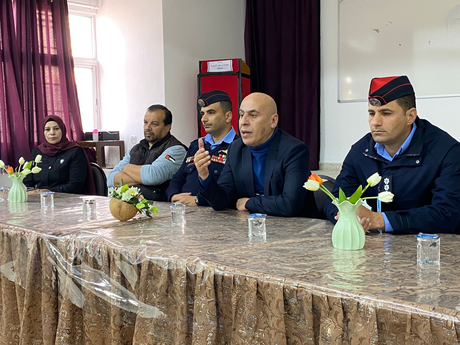 اللصاصمة يفتتح دورة اصدقاء الشرطة 