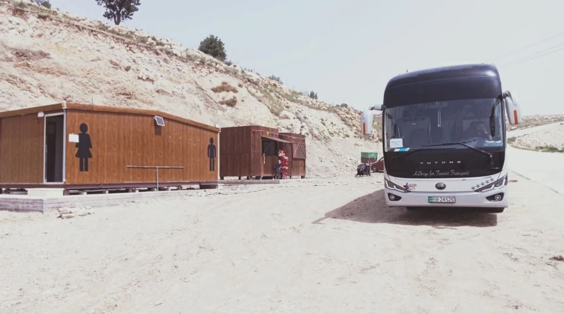 سياحة إربد تنجز مشروع الوحدات الصحية والأكشاك في أم النمل