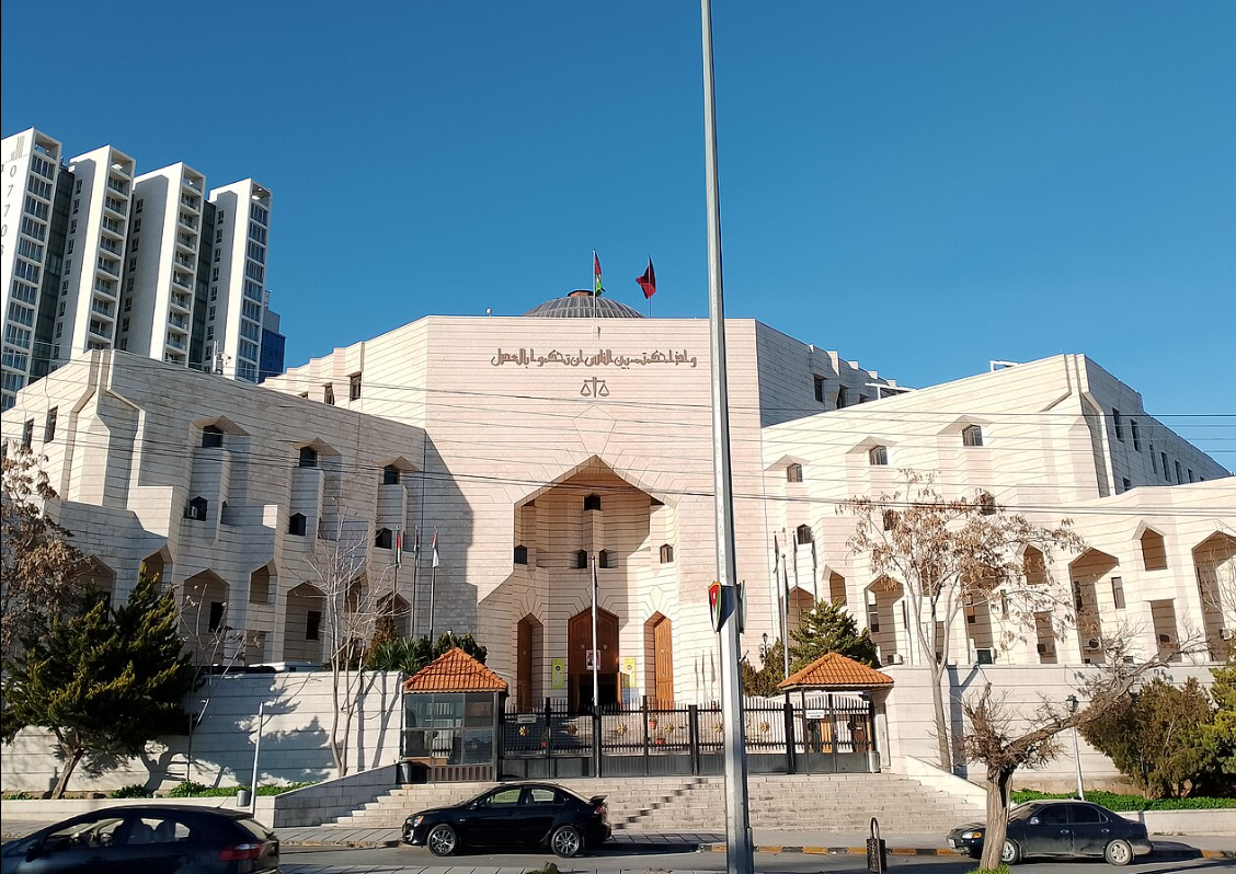 محاكم جنايات تمهل متهمين 10 أيام أو التحفظ على أملاكهم (أسماء) 