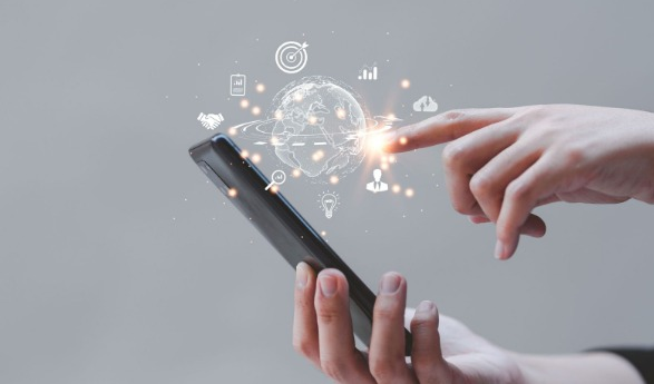 كيف يختار المستخدم العربي التطبيقات المناسبة وسط آلاف الخيارات؟