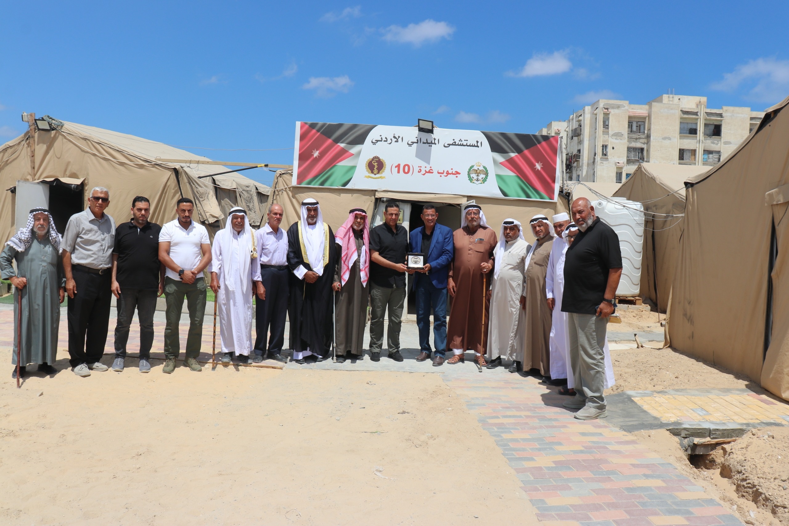 شيوخ ووجهاء خان يونس يثمنون مواقف الملك ودعم القوات المسلحة الأردنية