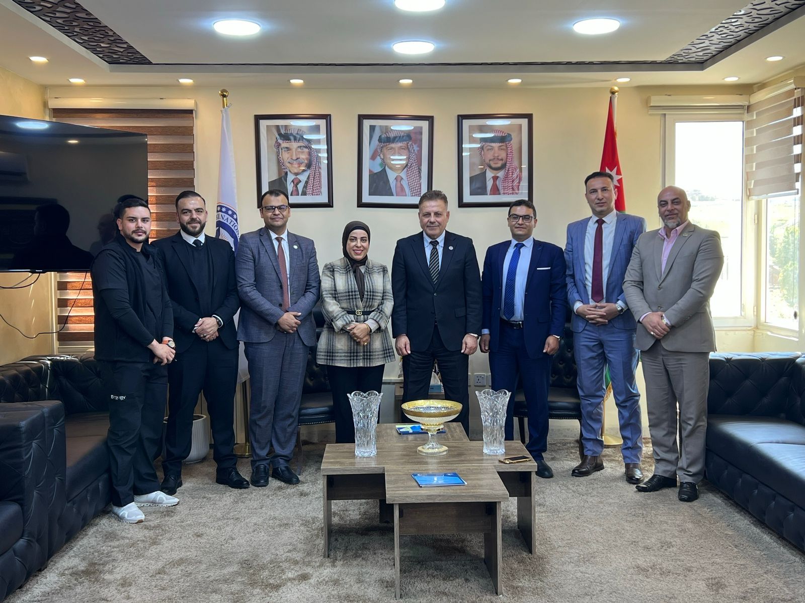 رئيس جامعة إربد الأهلية يستقبل وفدًا من جمعية المختبرات والتحاليل الطبية لبحث التعاون 