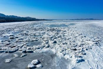 الجليد يجمّد مساحة 13 ألف كيلومتر مربع شمالي الصين