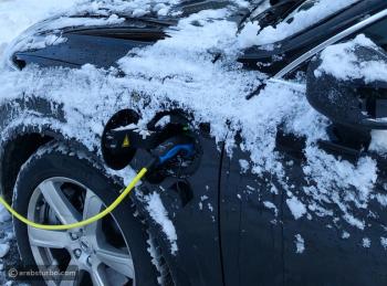 5 أشياء يحتاج مالكو السيارات الكهربائية إلى معرفتها في الشتاء