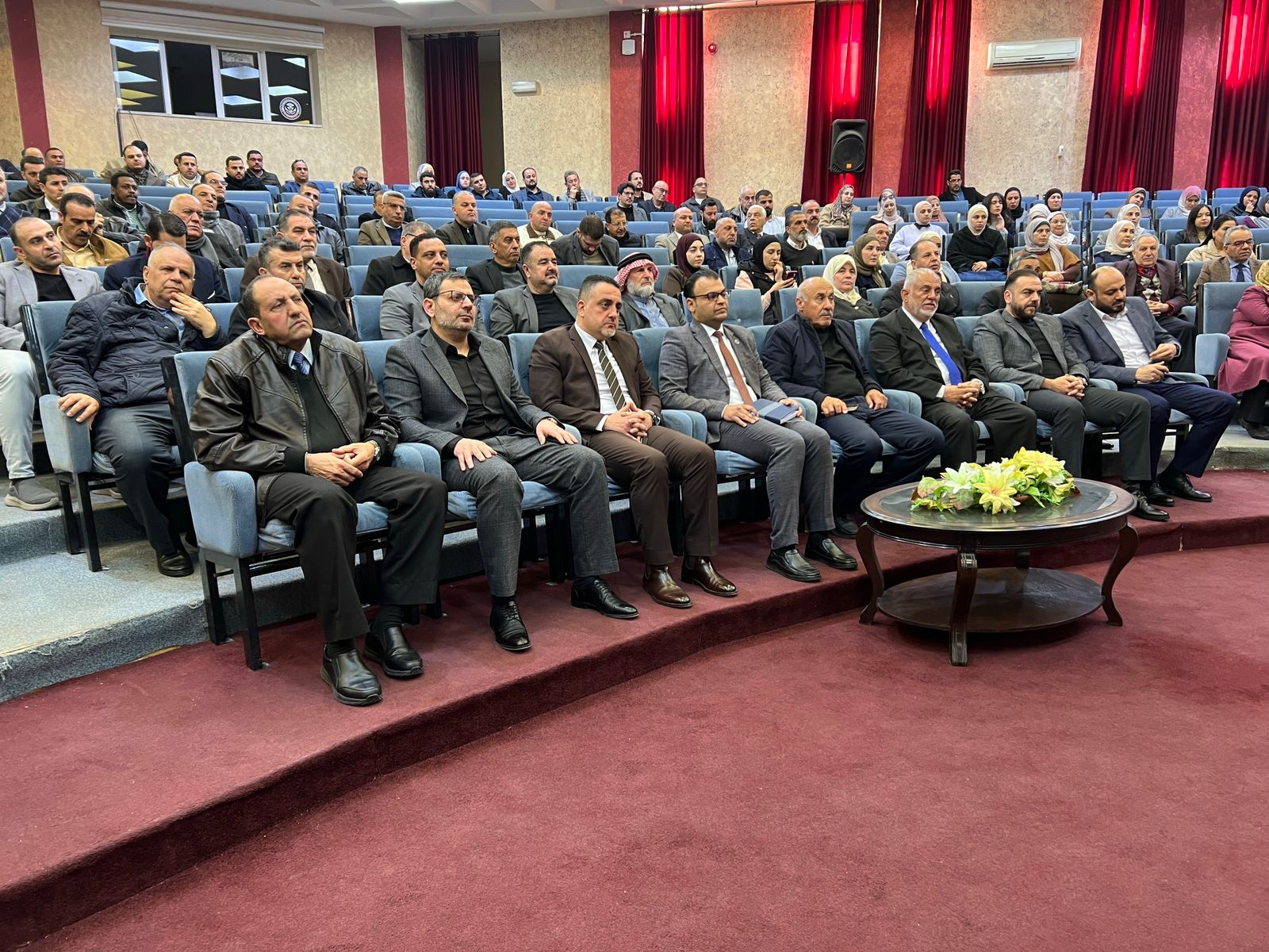 رئيس جامعة إربد الأهلية يَلتقي الهيئة التدريسية بهدف تَعزيز جودة التعليم وتَرسيخ دور الجامعة في خدمة المجتمع