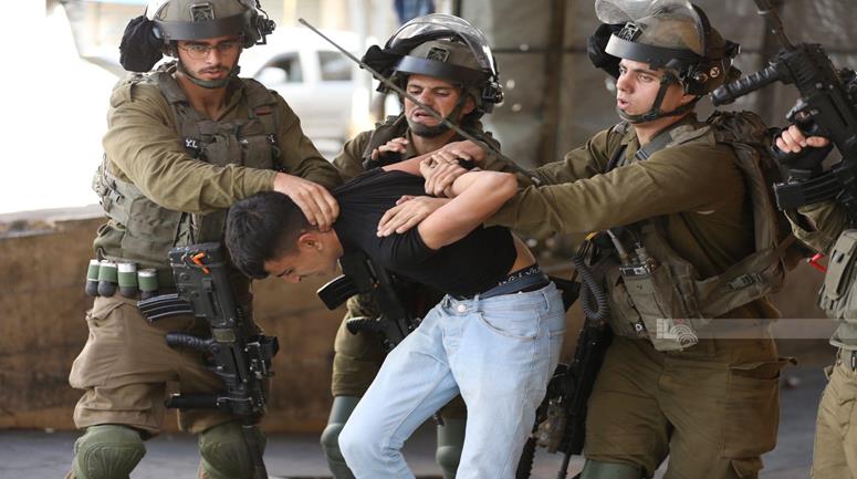 الاحتلال يعتقل 20 فلسطينيا بالضفة الغربية