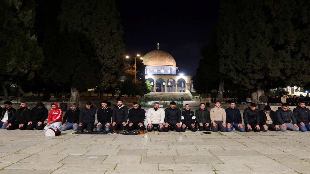 3 آلاف مصل يؤدون الفجر في المسجد الأقصى