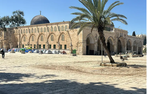 الاحتلال يواصل إغلاق المسجد الأقصى المبارك لليوم الـ16