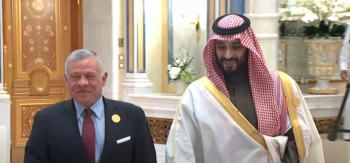 الملك يصل مقر انعقاد القمة العربية الصينية ..  ومحمد بن سلمان في مقدمة مستقبليه
