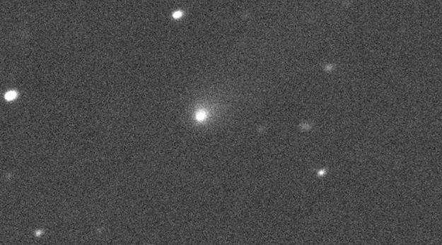 اقترب واختفى ..  الشمس تبتلع أسطع مذنب لهذا العام