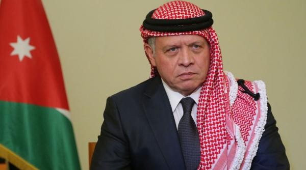 الملك يعزي بضحايا الاعتداءات على مطاري أبها والملك خالد الدوليين