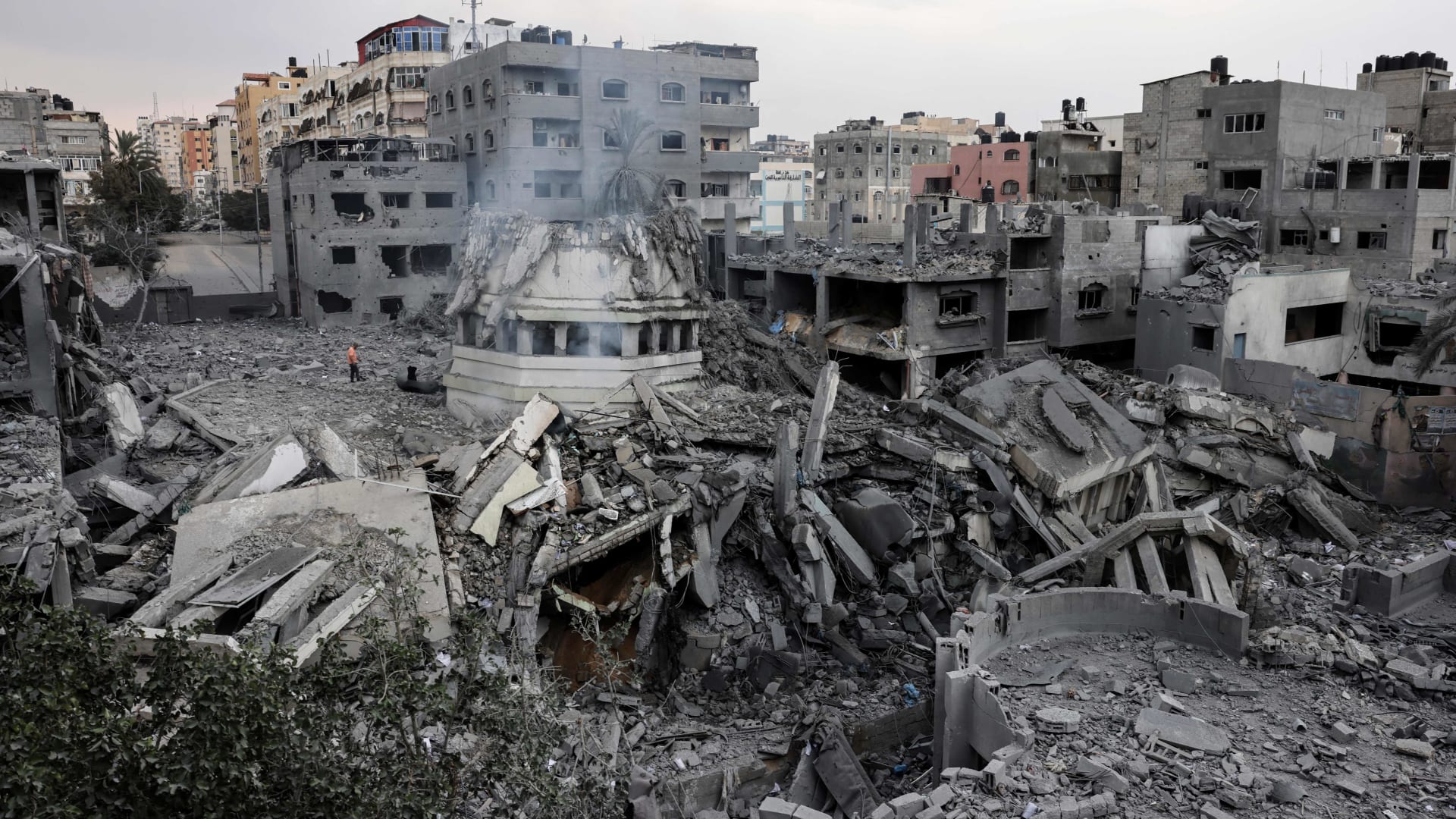 240 يوما للحرب ..  الاحتلال يواصل قصفه على مناطق متفرقة من غزة
