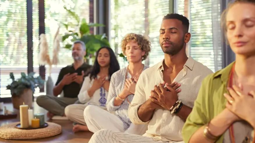 بحث علمي ..  7 أيام من التأمل يمكن أن تعيد برمجة دماغك