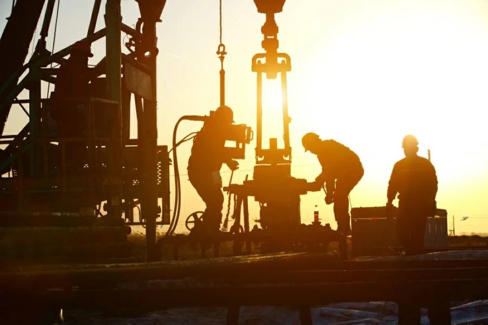 النفط يرتفع بعد تهديد ترامب بتحرك «أسطول حربي» تجاه إيران 