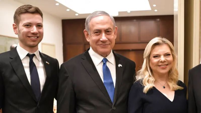 نتنياهو وزوجته سارقان وابنه عاق ..  رئيس أمنه يفضحه