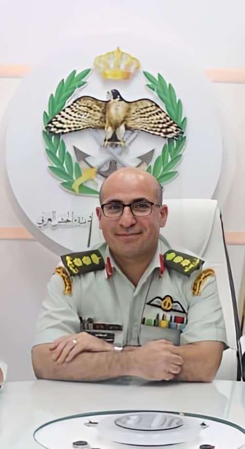 العقيد الطبيب حسين محمد العتوم ..  عاشق مهنة الطب والطيران 