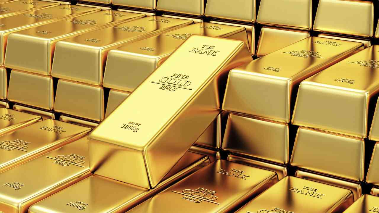 الذهب يفقد بريقه مع تركيز المستثمرين على بيانات الوظائف الأمريكية