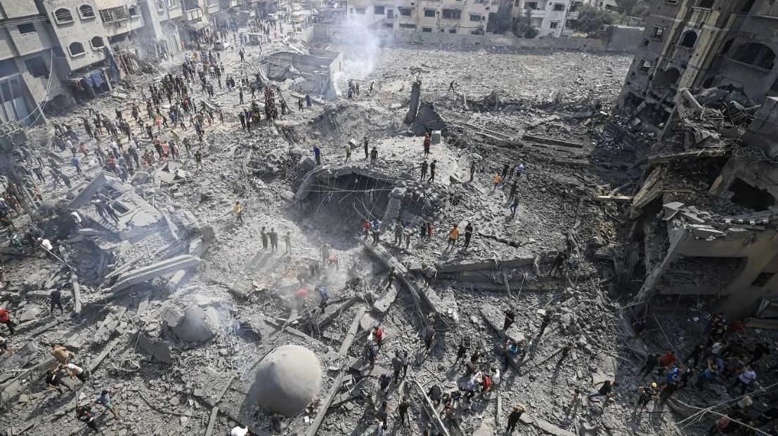 6 شهداء جراء قصف الاحتلال الإسرائيلي مركز إيواء غرب غزة