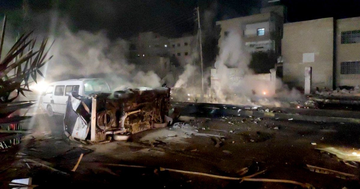 شهيد ومصابون من الشرطة السورية بتفجير انتحاري في حلب