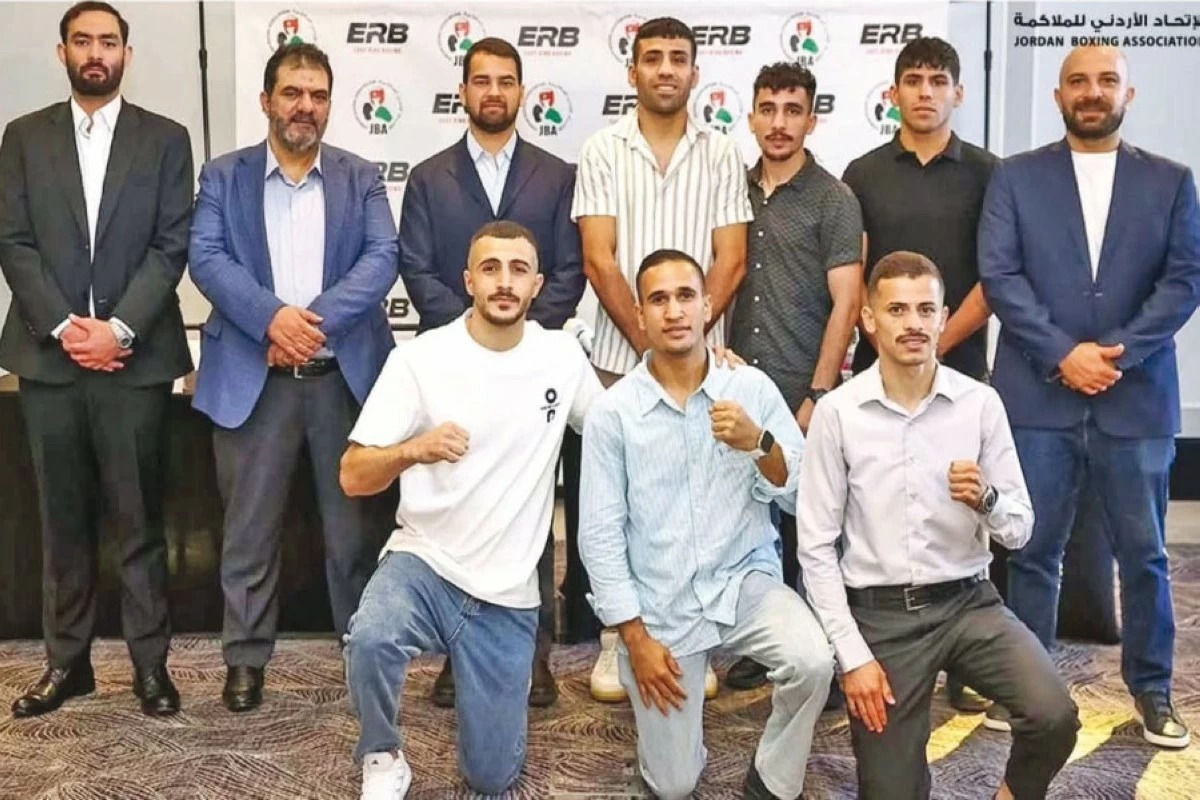 ملاكمو المنتخب الوطني يوقعون عقودا احترافية للمشاركة في منظمة إي آر بي