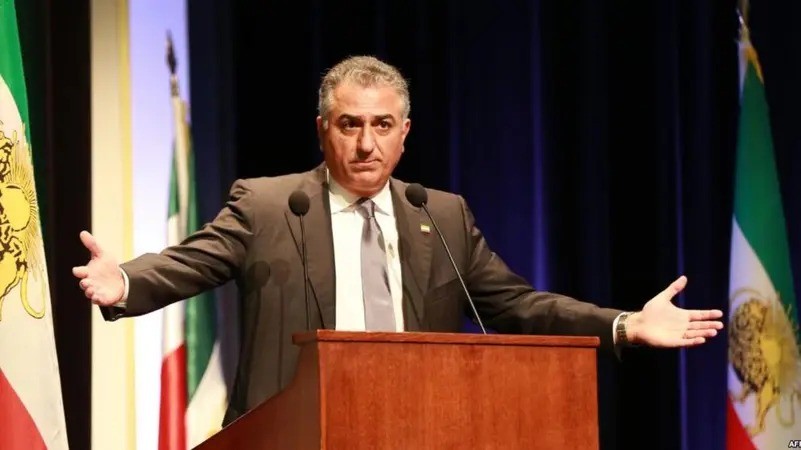 رضا بهلوي: هجوم مطار الملك خالد يؤكد أن النظام الإيراني لا يسعى للسلام