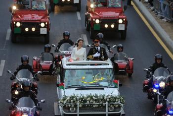 الفايز يهنئ الملك بزفاف الأمير الحسين 
