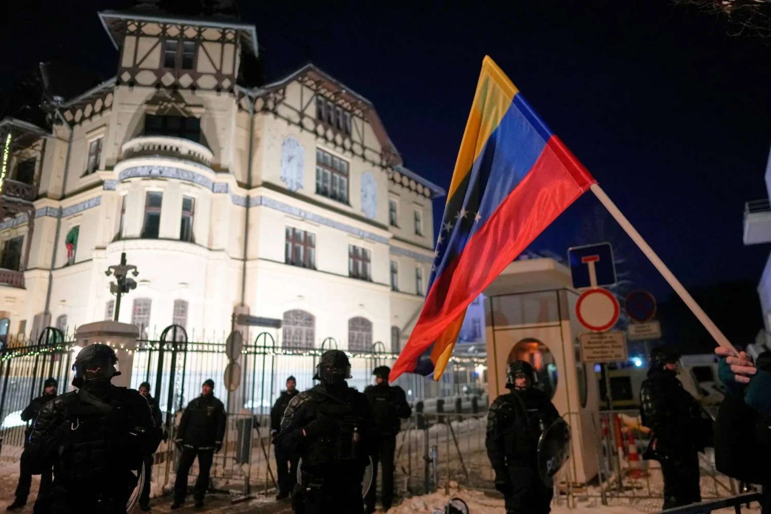 فنزويلا تفرج عن 80 سجينًا سياسيًا على الأقل