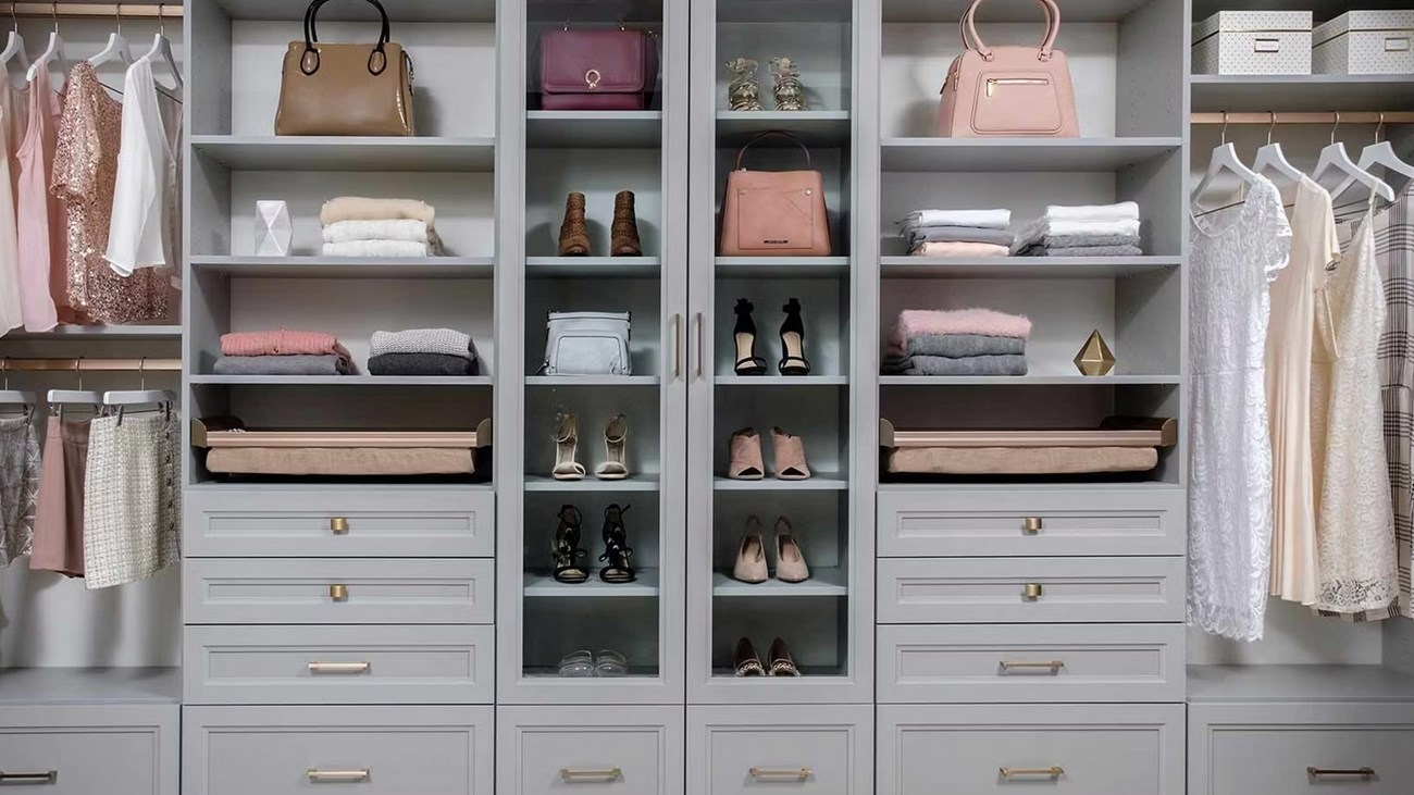 كيف تقومين بإنشاء خزانة مناسبة لكل موسم؟