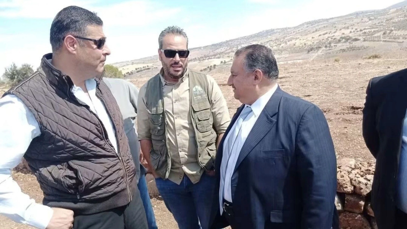 محافظ إربد يتفقد مشاريع زراعة الخروب في لواء الكورة